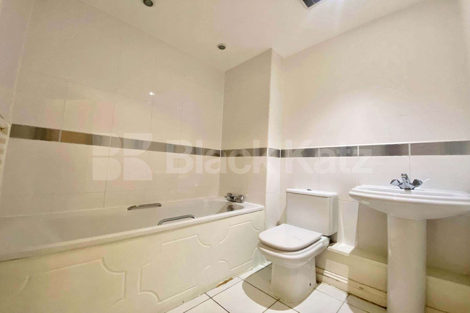 Beautiful penthouse, includes concierge, on site gym & water rates. Longstone Court.Great Dover Steet, Borough/London Bridge